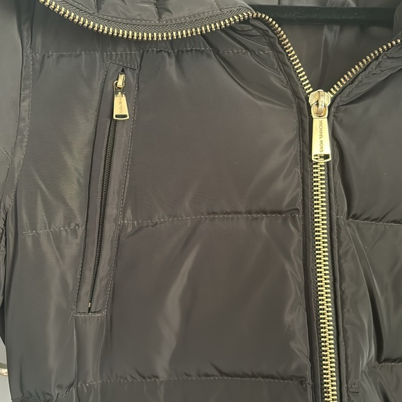 Michael Kors Belted Puffer- M - Picture 2 of 5